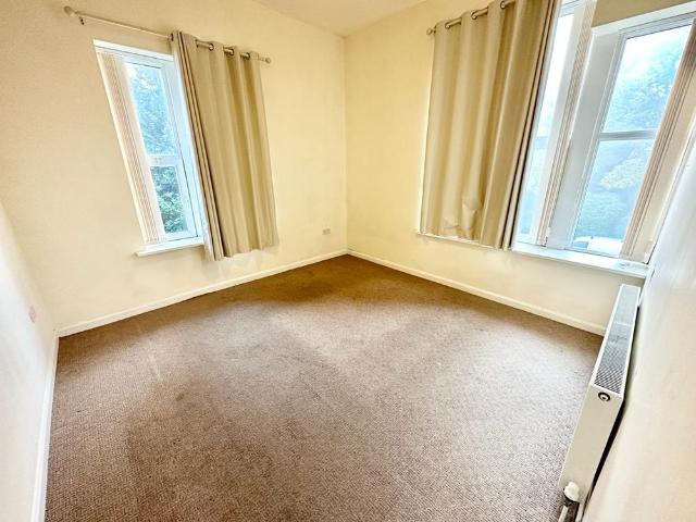 Apartment for rent in Longwood, West Yorkshire
