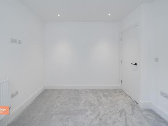 Apartment for rent in Charlesworth, East Midlands
