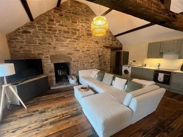 Apartment for rent in Buxworth, Charlesworth