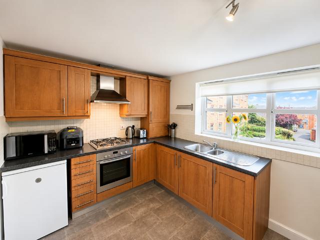 Flat for rent in Deysbrook, Calderstones