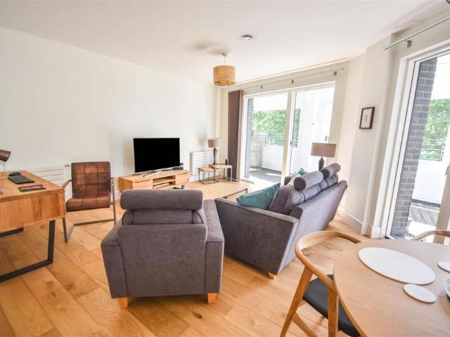 Apartment for rent in London Borough of Hounslow, Greater London