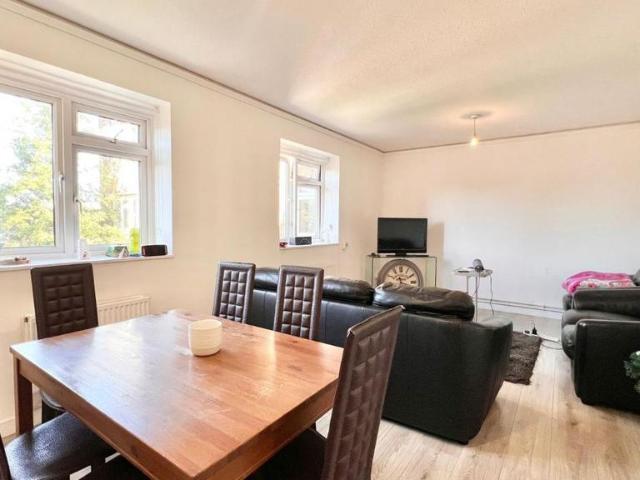 Flat for rent in South Hampstead, Isle Of Man