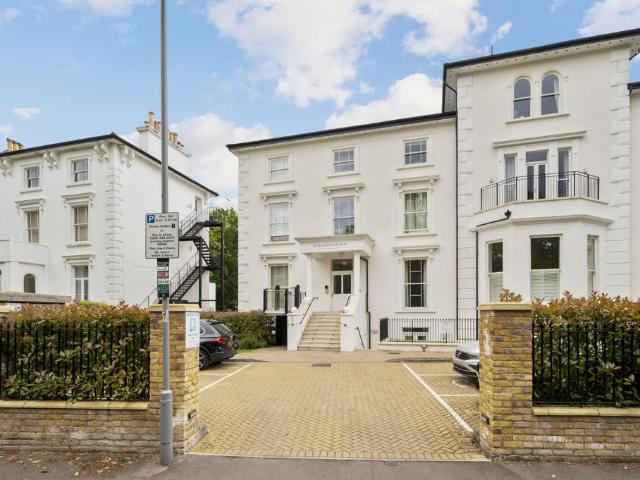 Flat for rent in Surbiton, Greater London