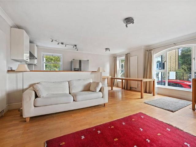 Apartment for rent in London Borough of Hammersmith and Fulham, Greater London