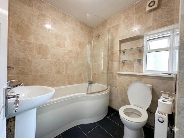 Flat for rent in Scrattons Farm, Greater London