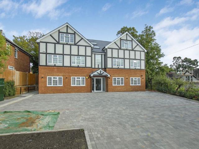 Flat for rent in Ickenham, Greater London