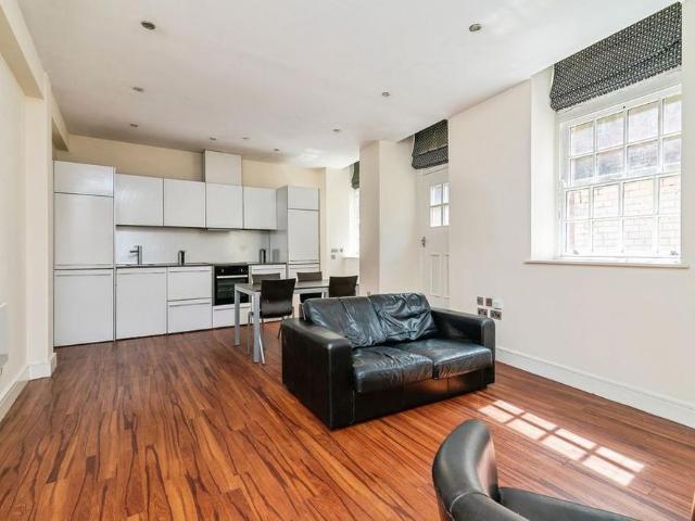 Apartment for rent in The Park, City of Nottingham