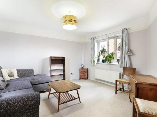 Flat for rent in Dulwich Village, Isle Of Man