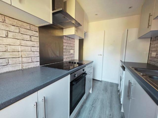 Flat for rent in Upper Elmers End, Greater London