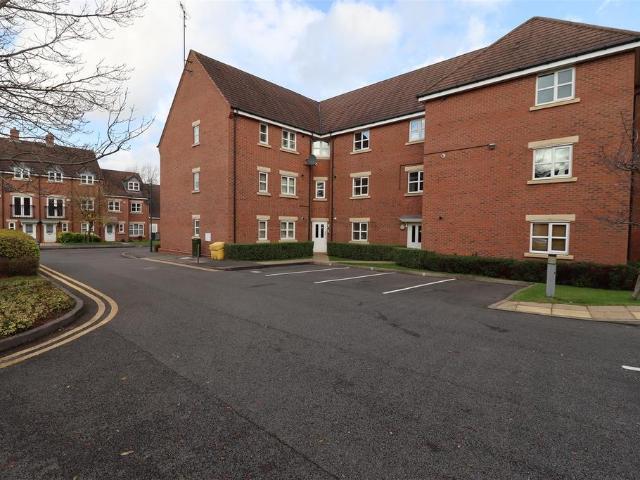 Flat for rent in Solihull, Elmdon Heath