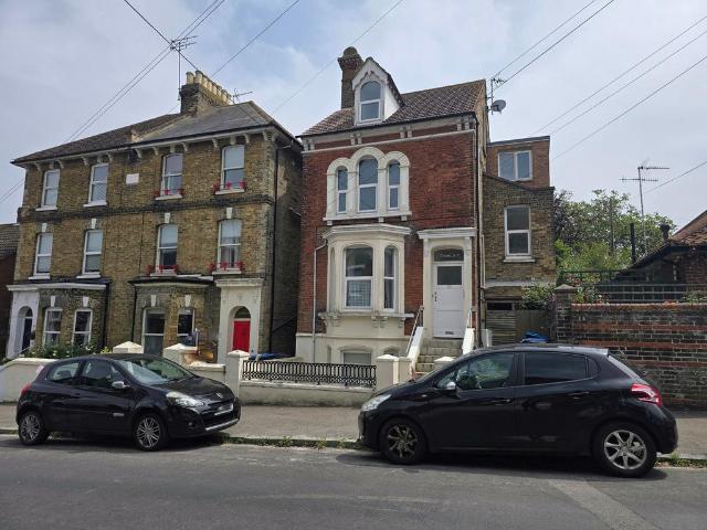 Flat for rent in Chilton, Acol