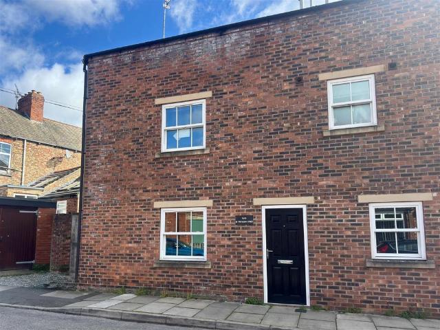 Flat for rent in High Field, York