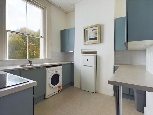 Flat for rent in Aldrington