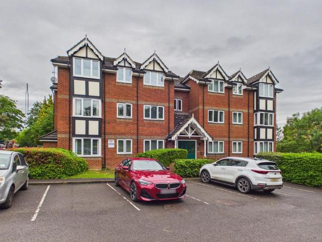 Flat for rent in Pouchen End, Hertfordshire