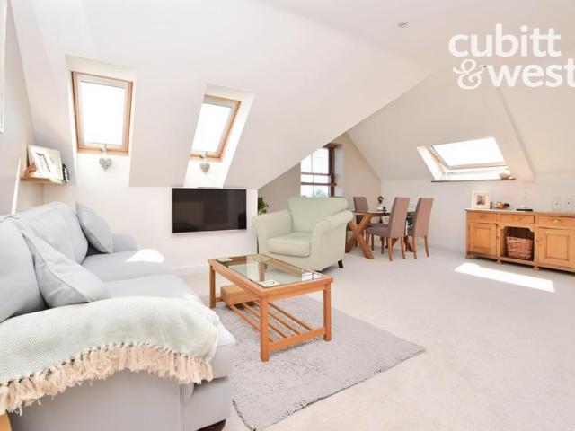 Apartment for rent in Cross In Hand, East Sussex