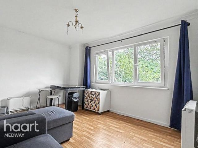 Apartment for rent in Strood