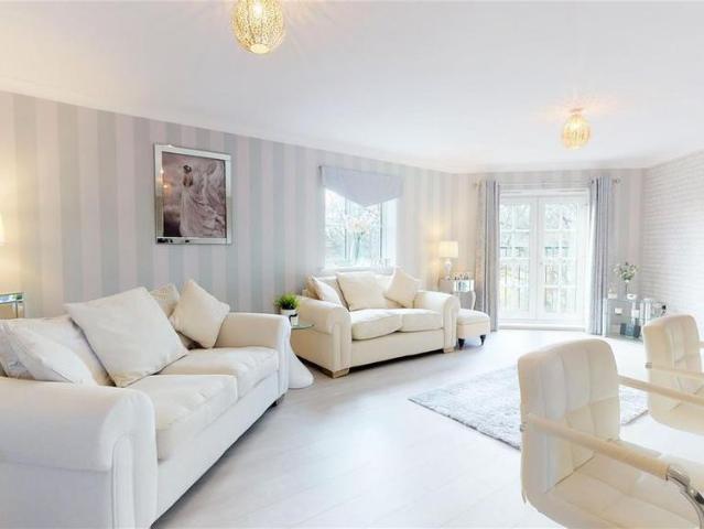 Apartment for rent in Stone Chair, Northowram