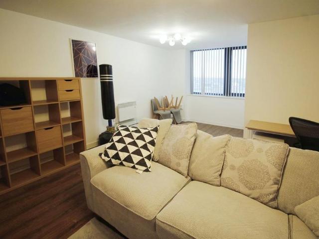 Apartment for rent in Cavern Quarter, Calderstones