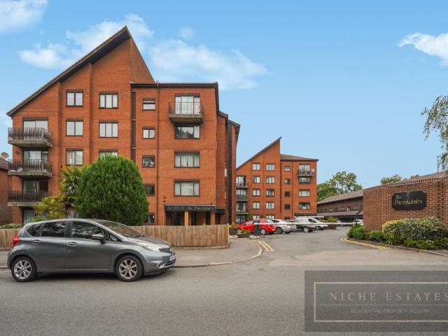 Flat for rent in Hendon, Greater London