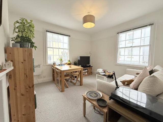 Flat for rent in Caldecott, Dromore