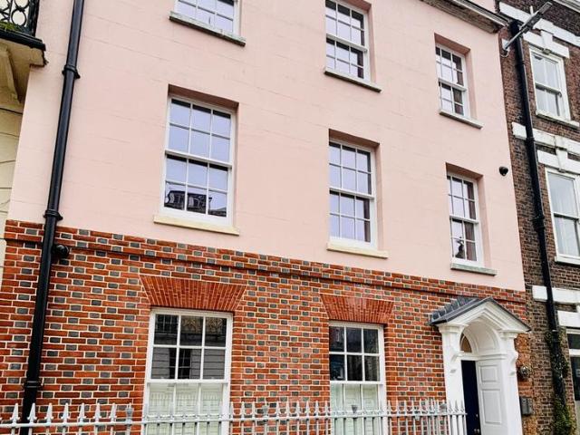 Flat for rent in Fordington