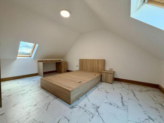 Apartment for rent in Blackdown, Green Close