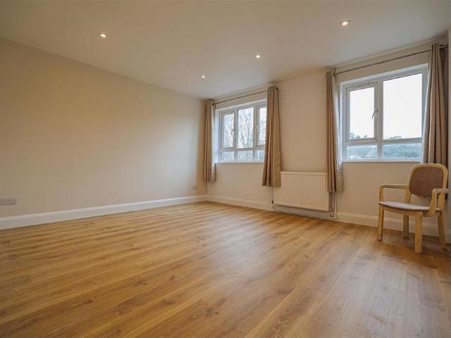 Apartment for rent in The Image, Pouchen End