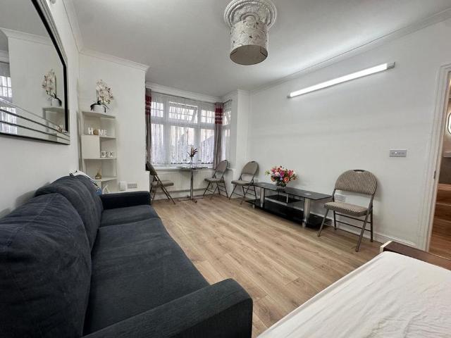 Apartment for rent in London Borough of Hounslow, Greater London