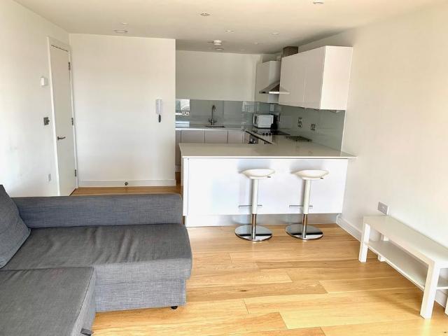 Apartment for rent in The Polygon, City Of Southampton