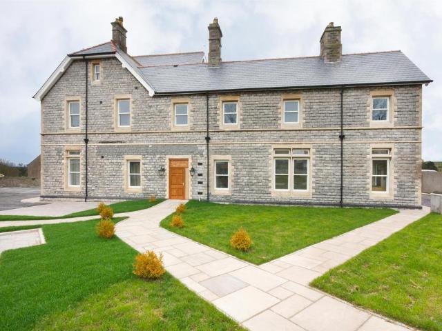 Flat for rent in Llantwit Major, Wales