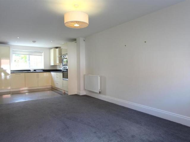 Apartment for rent in Oughtrington, Warrington