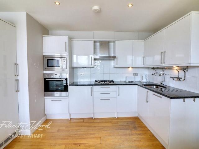 Flat for rent in Isle Of Dogs, Greater London