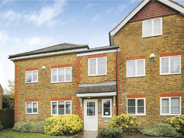 Flat for rent in Spelthorne, Surrey