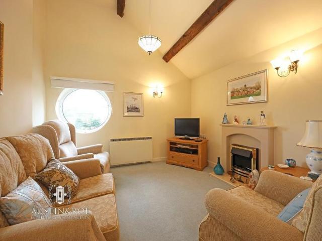 Apartment for rent in Stone, Baswich