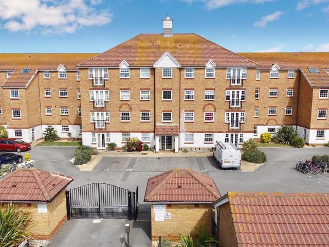 Flat for rent in Fishersgate, West Sussex