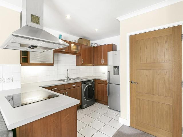 Flat for rent in London Borough of Croydon, Greater London