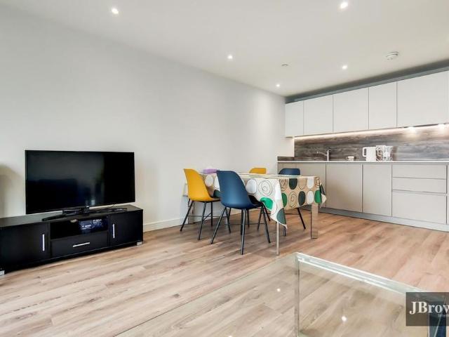 Apartment for rent in Woodberry Down, Stamford Hill