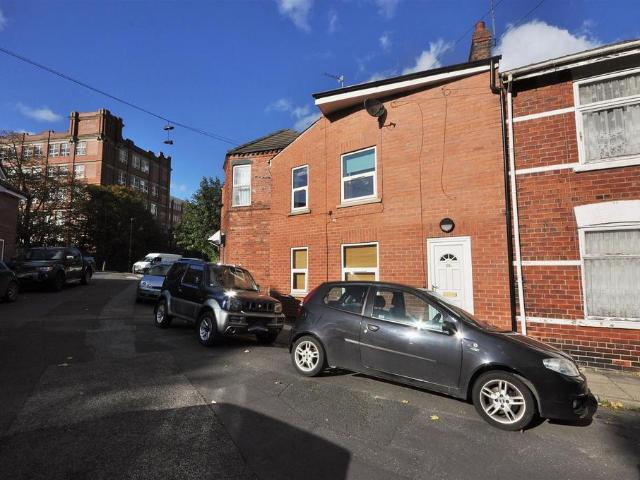 Flat for rent in Bell Farm, High Field