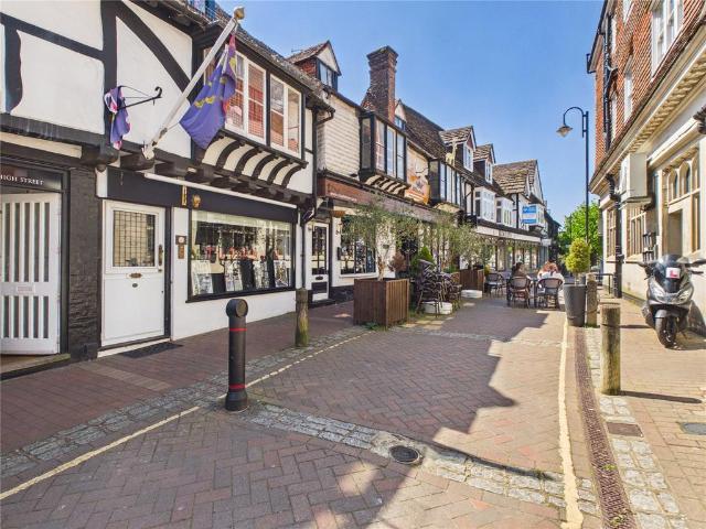 Flat for rent in Perryfields, West Sussex