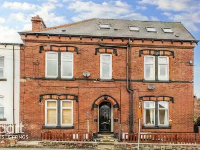 Flat for rent in Armley, West Yorkshire