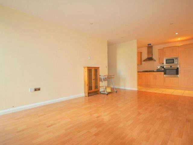 Apartment for rent in Holywell Estate, North Watford