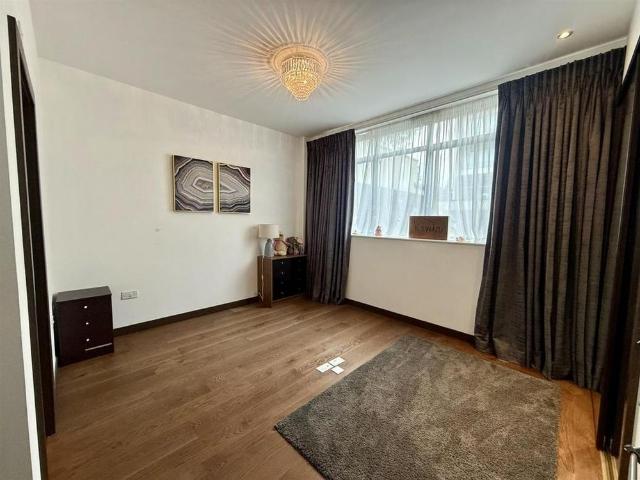 Apartment for rent in Denham, Denham Green