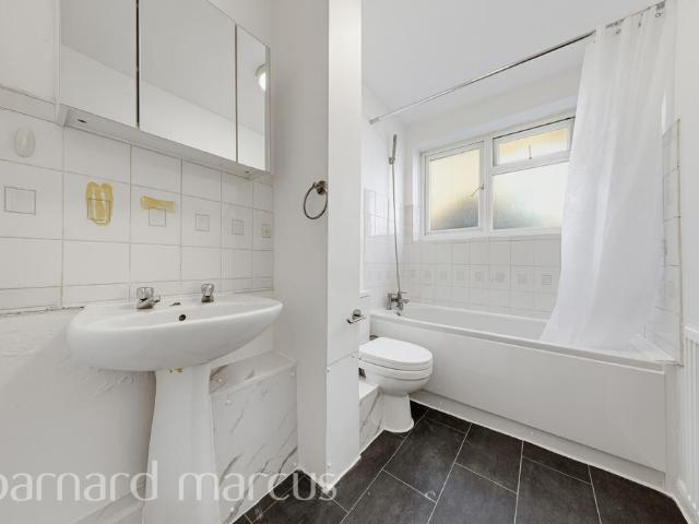 Flat for rent in London Borough of Croydon, Greater London