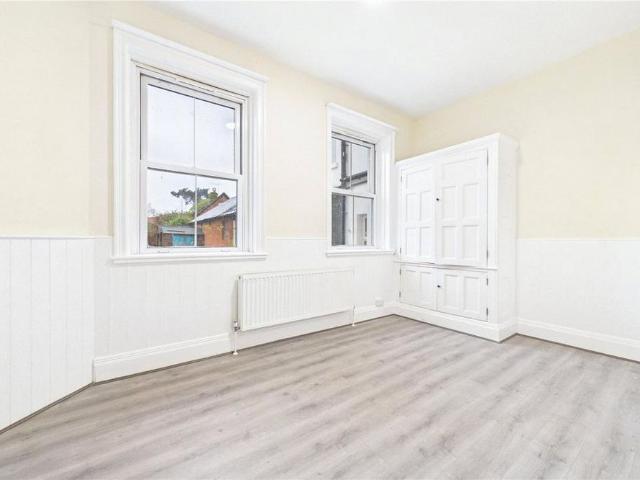 Apartment for rent in Wash Common, Enborne