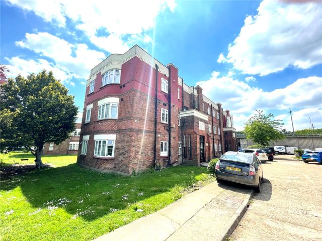 Apartment for rent in Mill Hill, Greater London