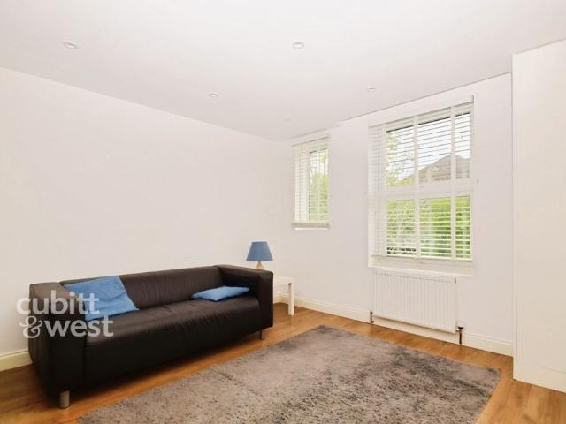 Apartment for rent in London Borough of Croydon, Purley