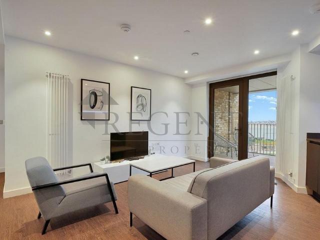 Apartment for rent in Custom House, Greater London