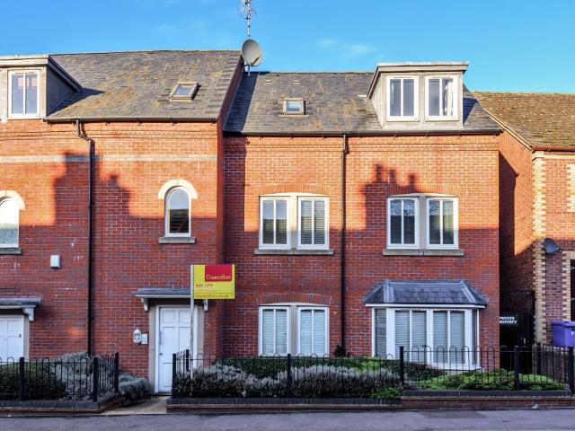 Flat for rent in Evershot, Oxfordshire