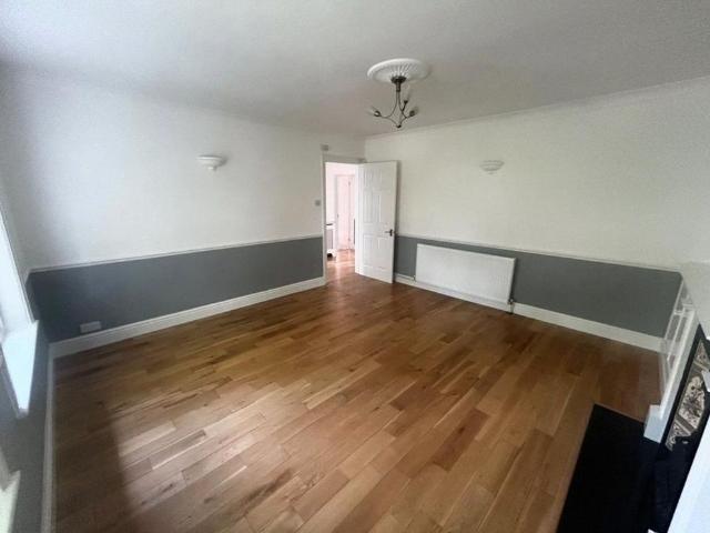 Apartment for rent in Widmore, Greater London