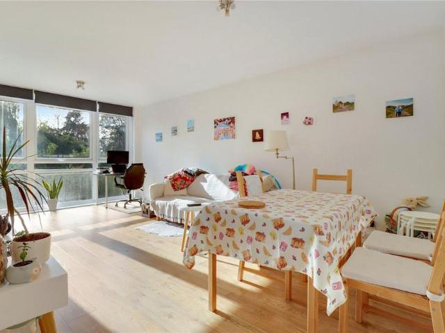 Apartment for rent in Barnet Vale, Greater London